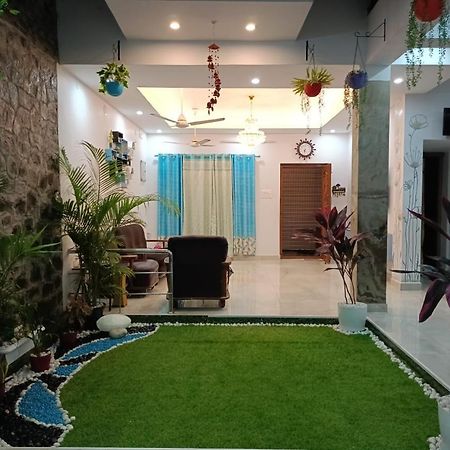 Ezhilagam Stays Chennai Ngoại thất bức ảnh