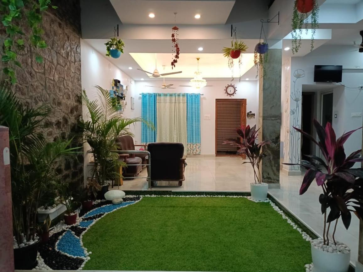 Ezhilagam Stays Chennai Ngoại thất bức ảnh