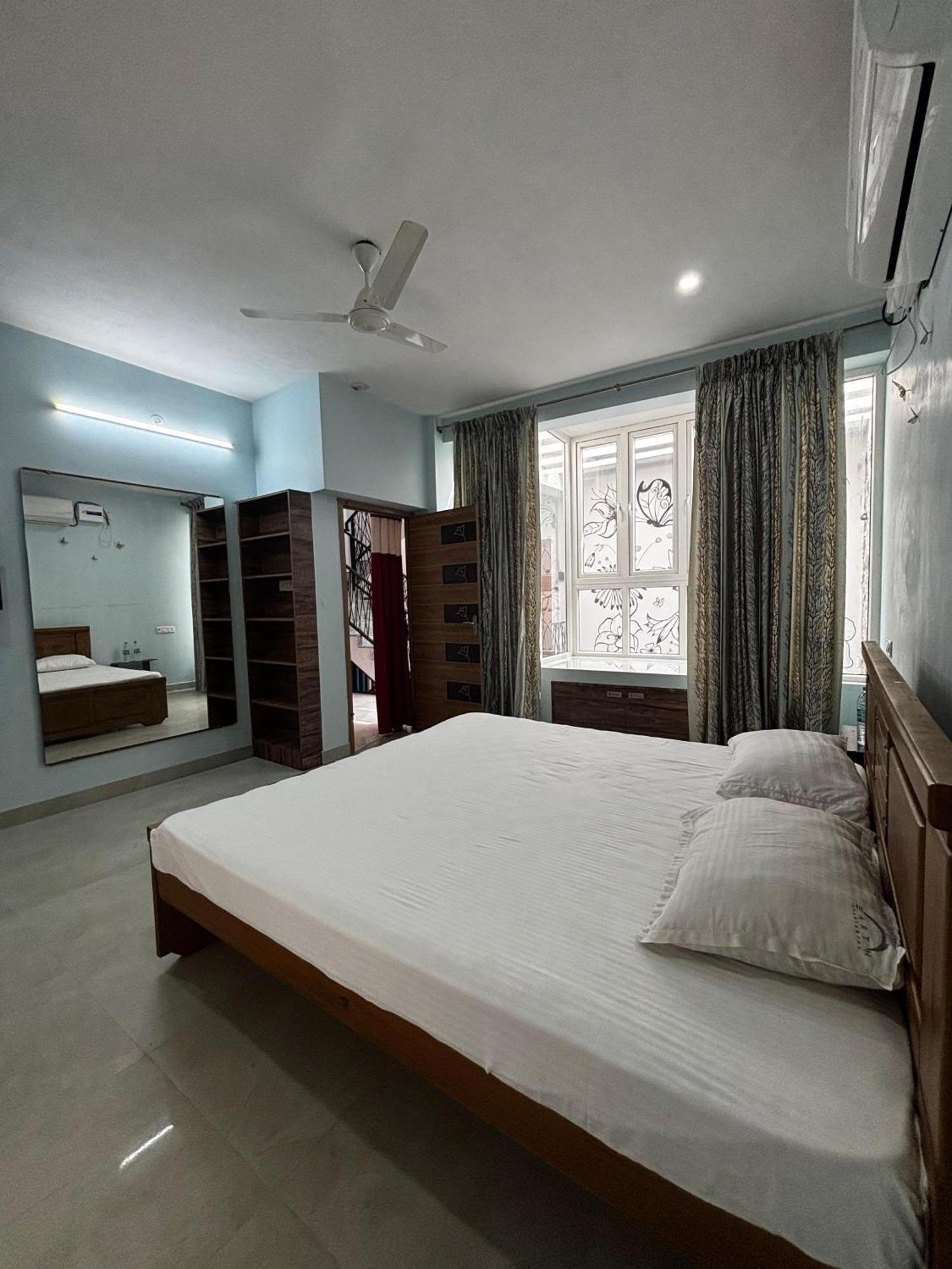 Ezhilagam Stays Chennai Phòng bức ảnh
